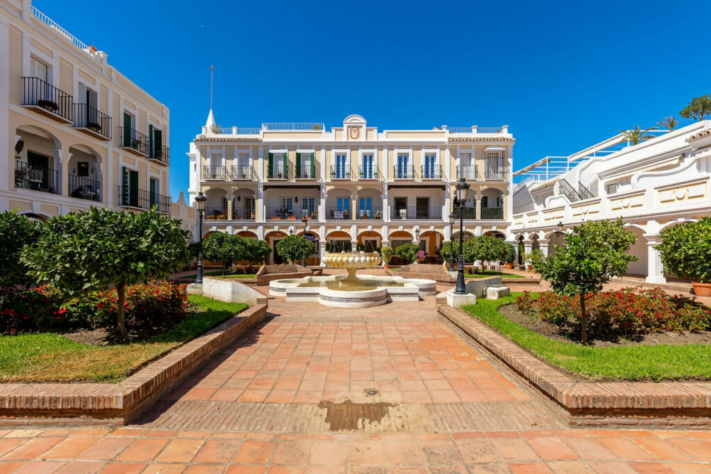 Townhouse Aloha Málaga - image 13