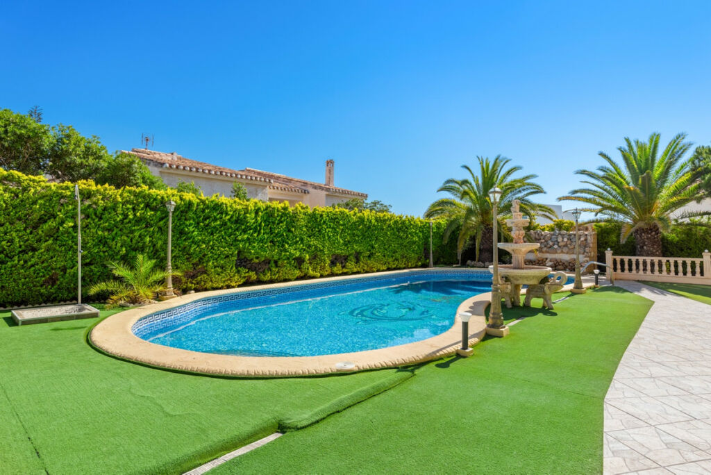 Detached Villa Playa Flamenca Alicante - image 11