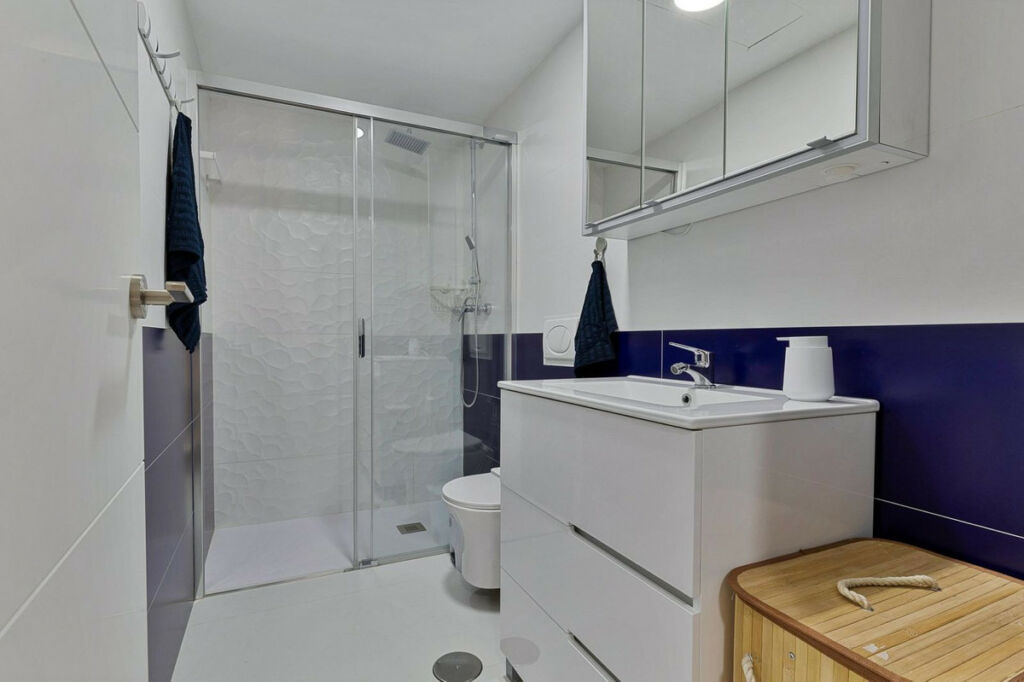 Middle Floor Apartment Fuengirola Málaga - image 11