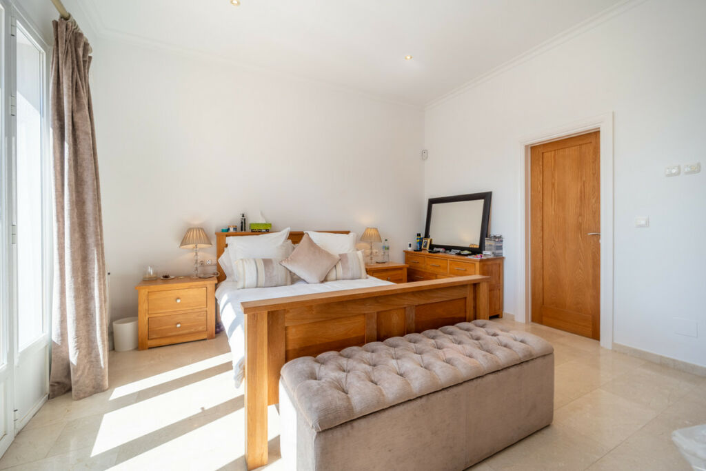 Detached Villa Istán Málaga - image 11