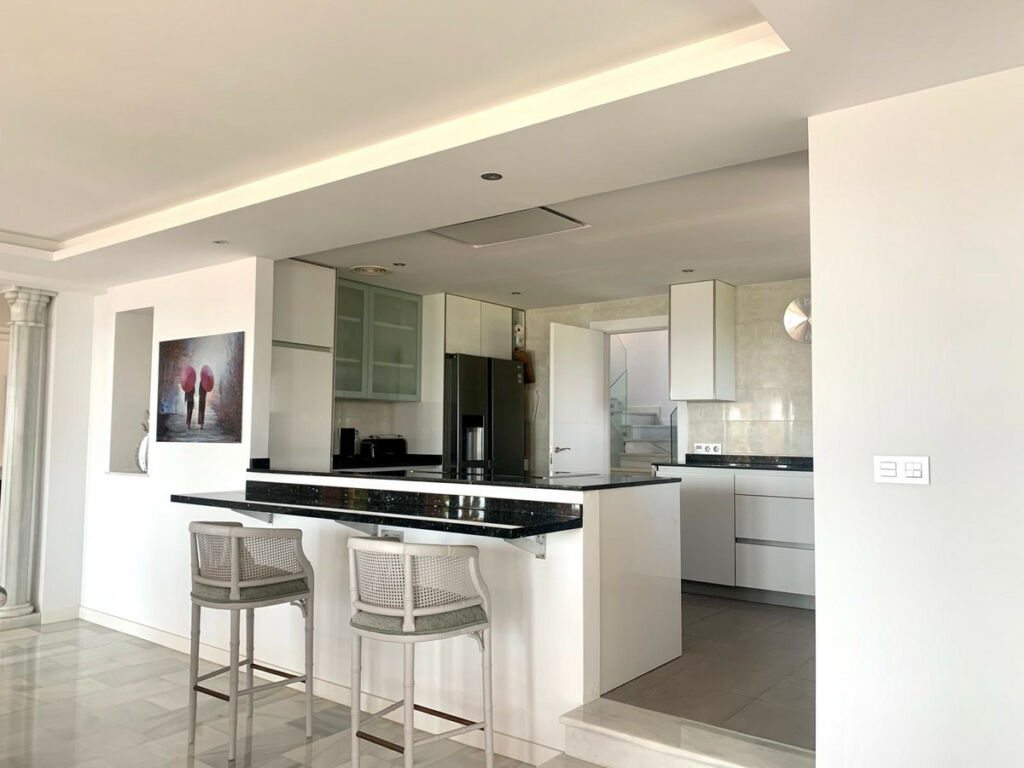 Detached Villa Calahonda Málaga - image 11