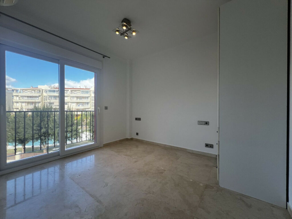 Penthouse Duplex La Cala Hills Málaga - image 11