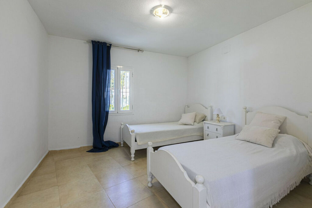 Ground Floor Apartment Calahonda Málaga - image 10