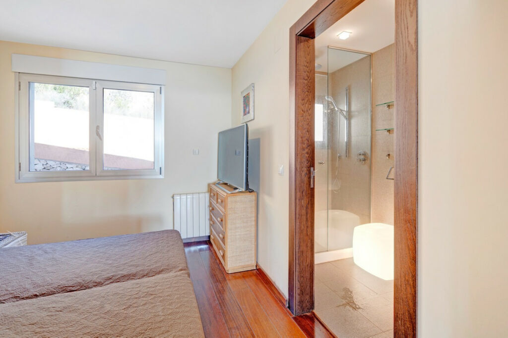 Detached Villa Les Bassetes Alicante - image 11