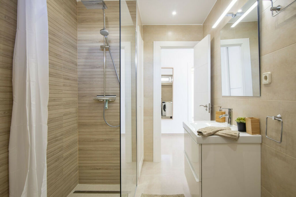 Top Floor Apartment Fuengirola Málaga - image 11