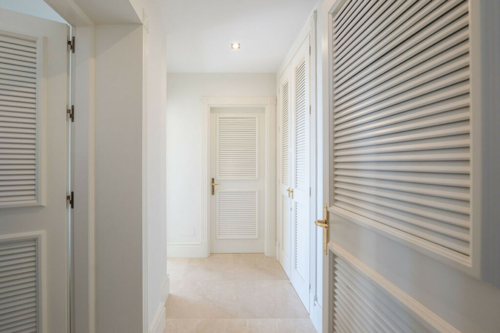 Detached Villa Marbella Málaga - image 12