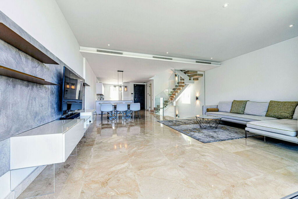 Semi-Detached House Río Real Málaga - image 11
