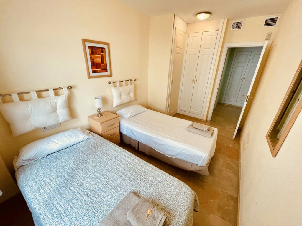 Duplex La Duquesa Málaga - image 11