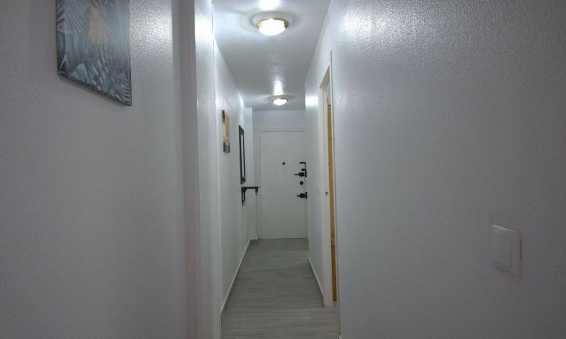 Middle Floor Apartment Torrevieja Alicante - image 12