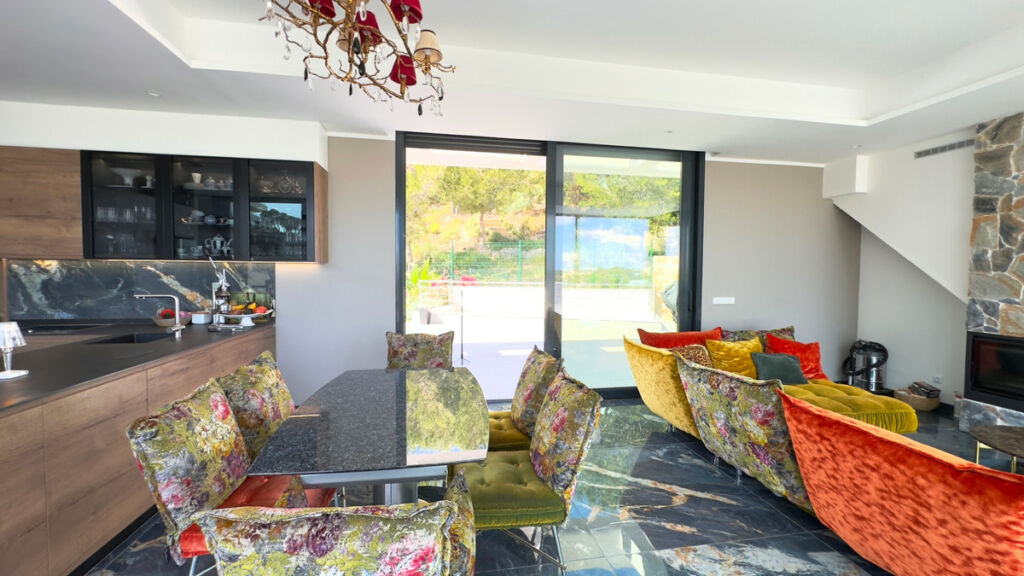 Detached Villa Las Colinas Golf Alicante - image 12