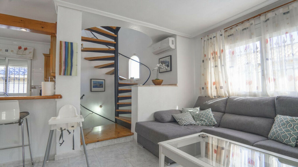 Detached Villa Villamartin Alicante - image 12