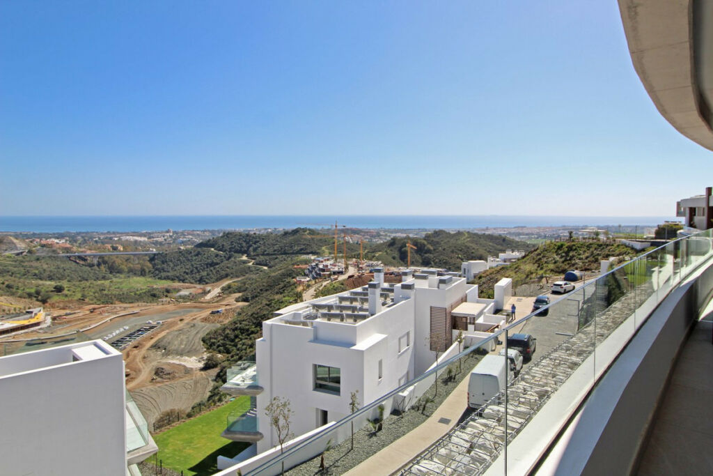 Middle Floor Apartment La Quinta Málaga - image 12