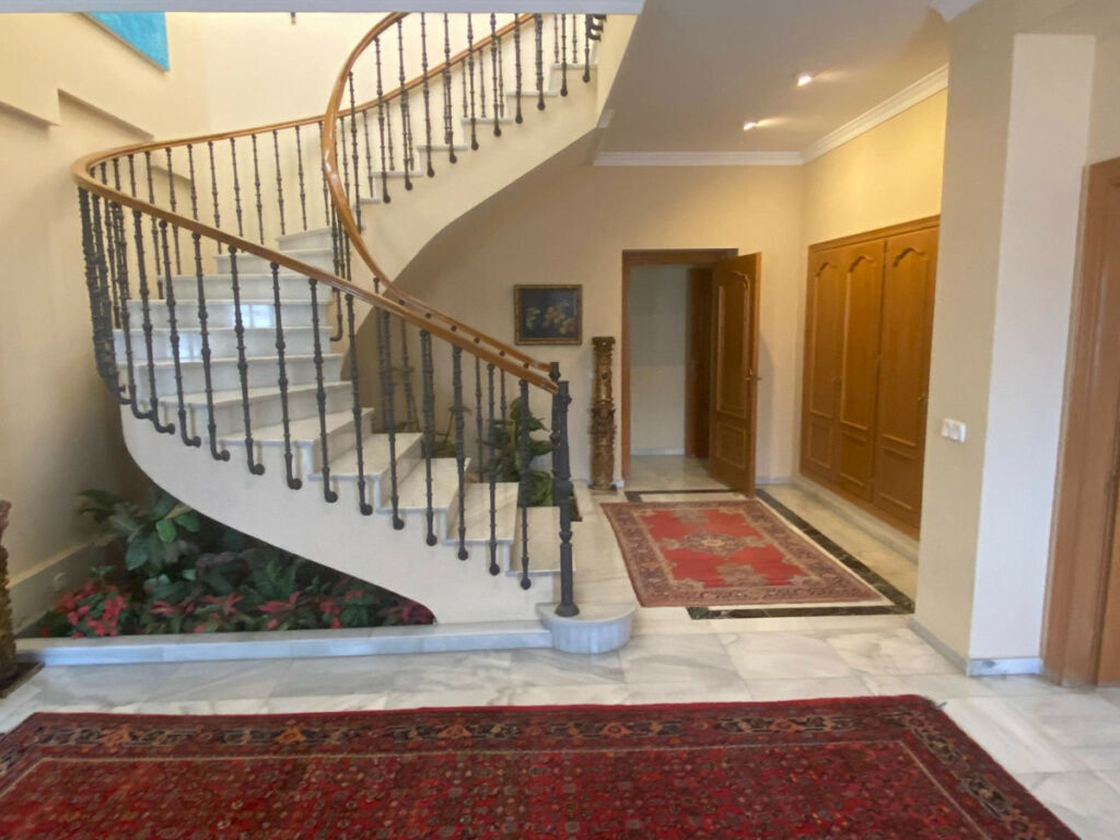 Detached Villa Guadalmina Baja Málaga - image 12