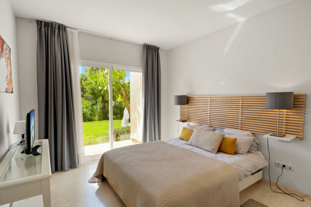 Ground Floor Apartment Casares Málaga - image 12