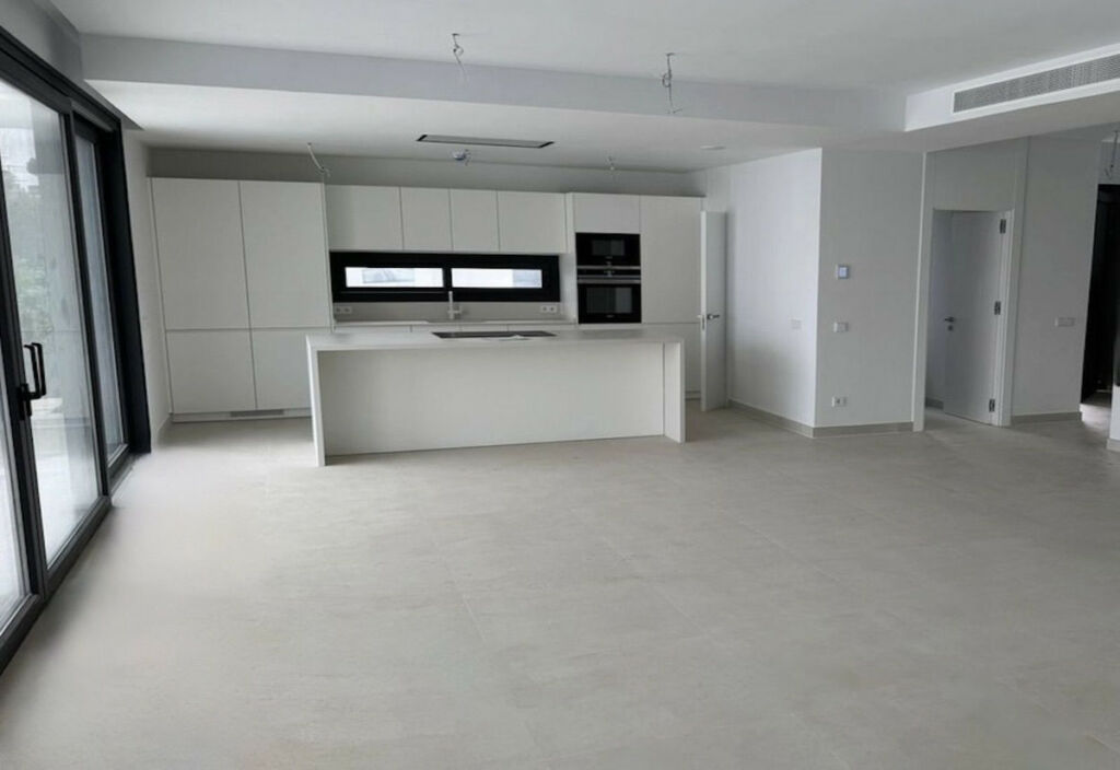 Detached Villa Fuengirola Málaga - image 8