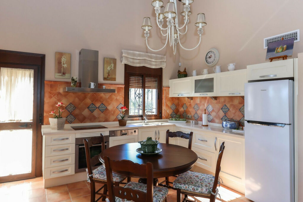 Detached Villa Guaro Málaga - image 12