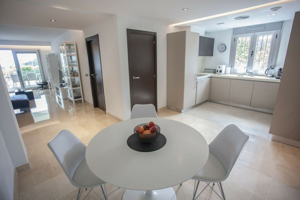 Ground Floor Apartment La Mairena Málaga - image 10