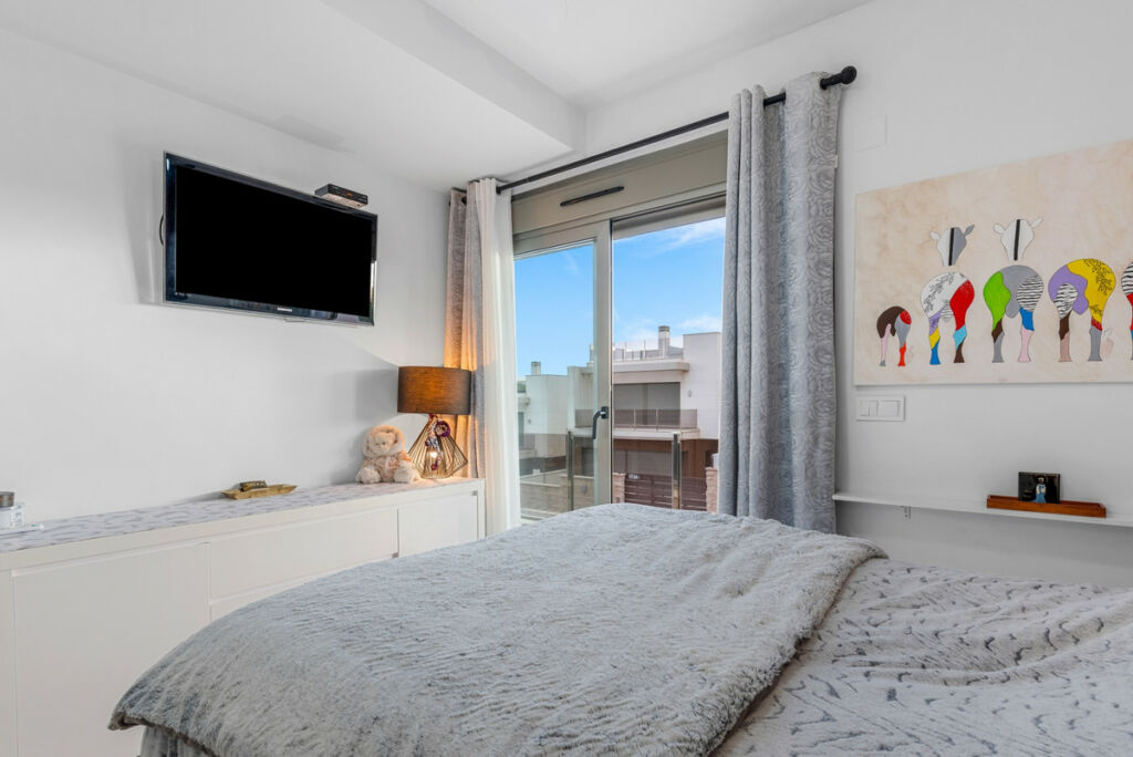 Detached Villa Villamartin Alicante - image 11