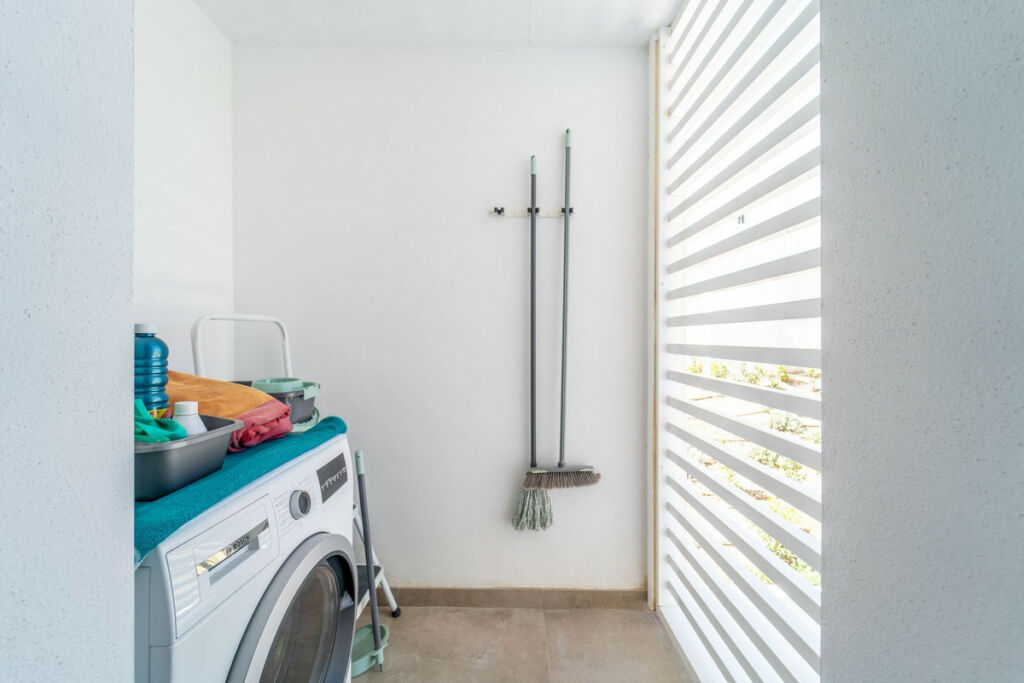 Middle Floor Apartment Fuengirola Málaga - image 12