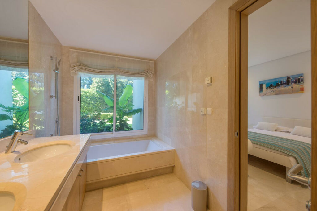 Ground Floor Apartment Estepona Málaga - image 14