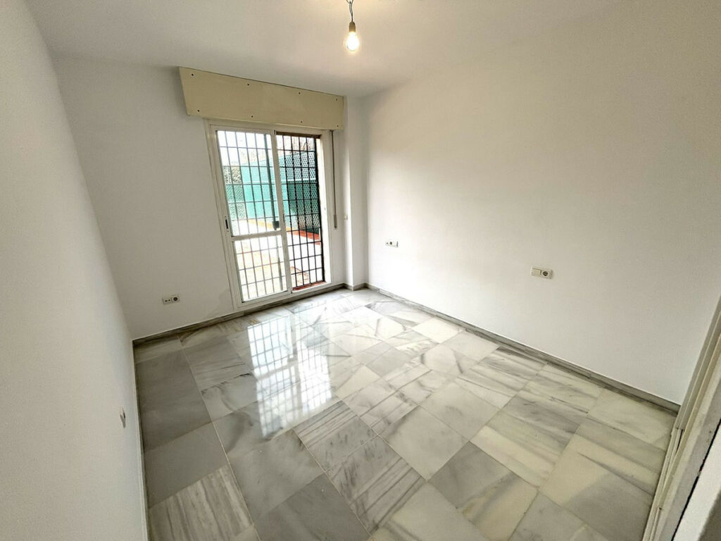 Ground Floor Apartment Puerto Banús Málaga - image 12