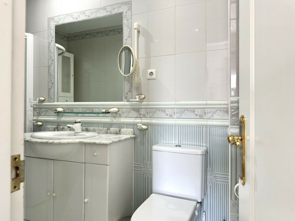 Middle Floor Apartment Marbella Málaga - image 12