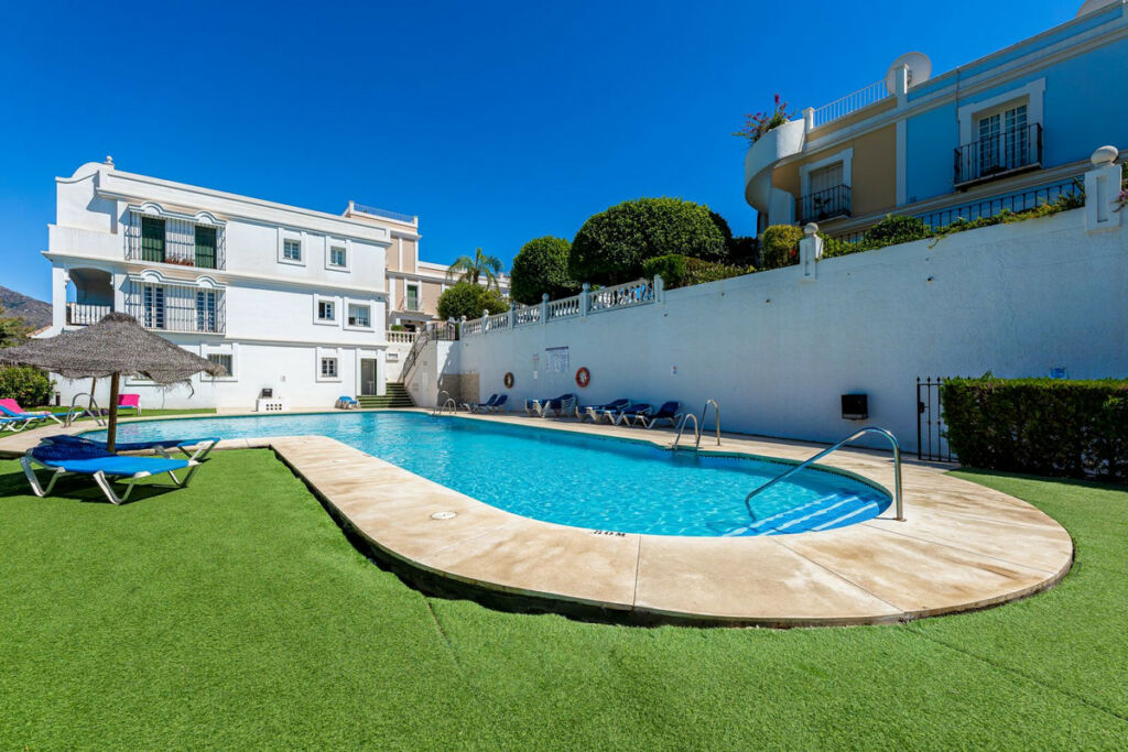 Townhouse Aloha Málaga - image 14