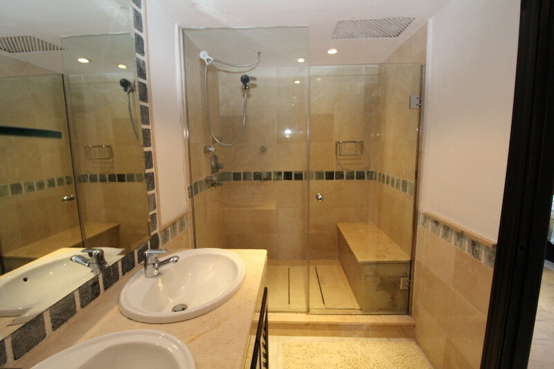Semi-Detached House The Golden Mile Málaga - image 12