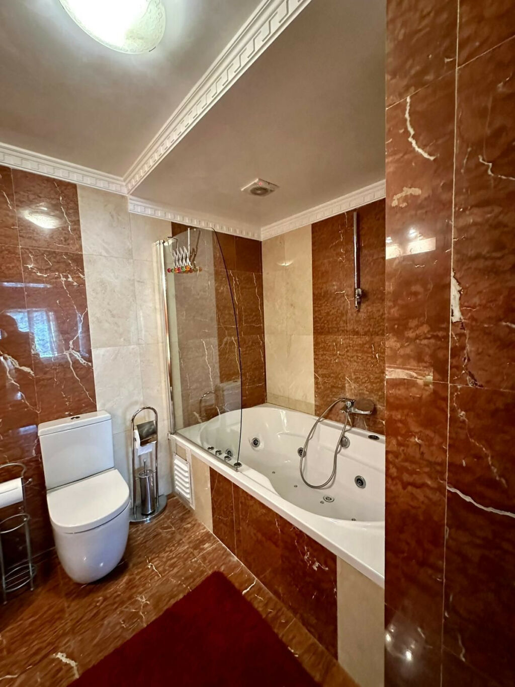 Detached Villa Estepona Málaga - image 12