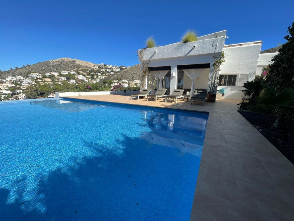 Detached Villa El Portet Alicante - image 12