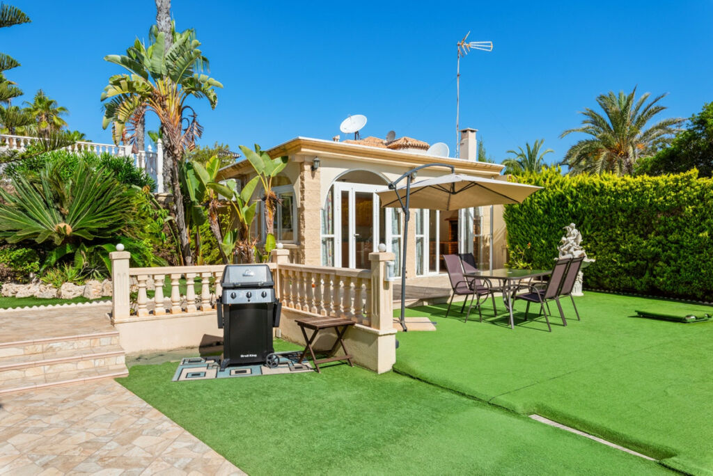 Detached Villa Playa Flamenca Alicante - image 12