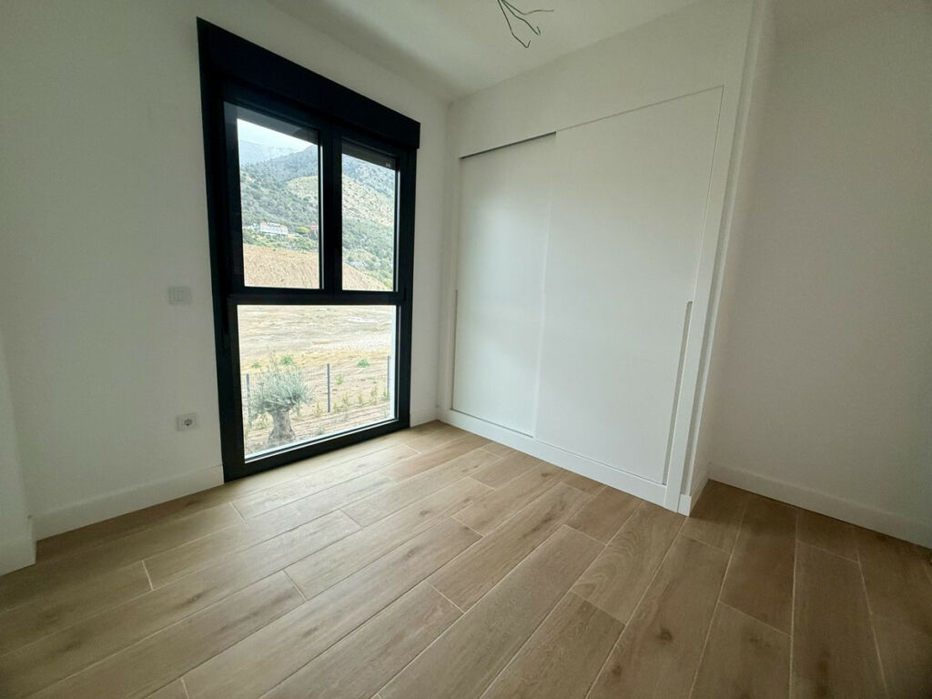 Middle Floor Apartment Higueron Málaga - image 13