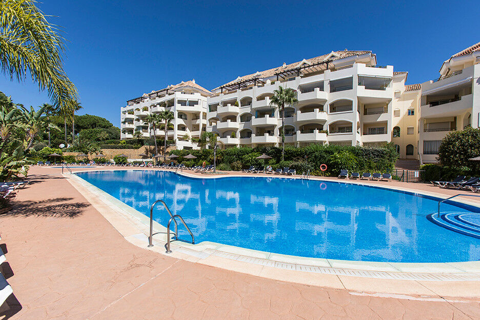 Middle Floor Apartment Elviria Málaga - image 12