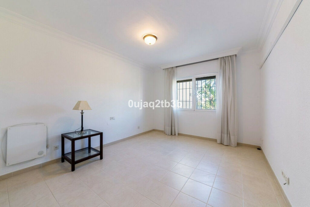 Ground Floor Apartment Nueva Andalucía Málaga - image 15