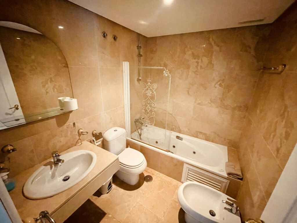 Duplex La Duquesa Málaga - image 12
