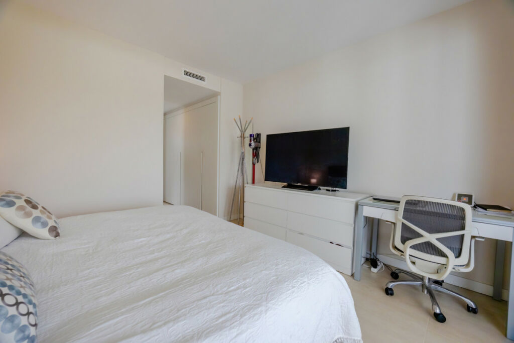 Middle Floor Apartment Estepona Málaga - image 11