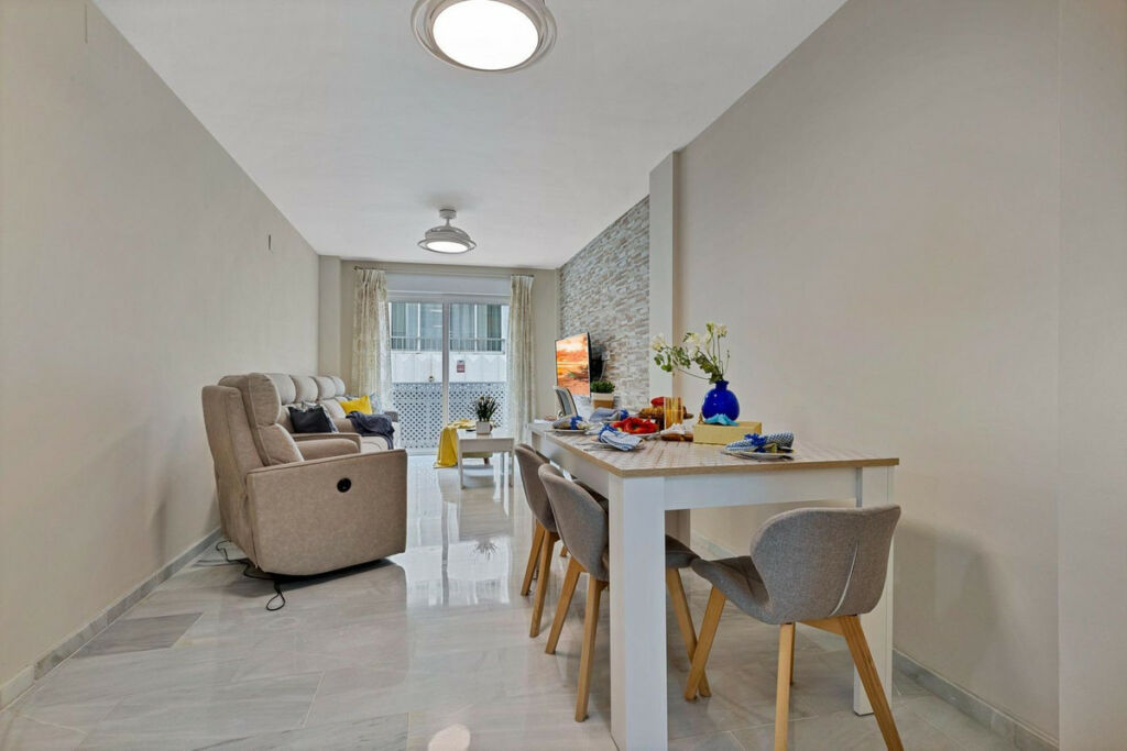 Middle Floor Apartment Fuengirola Málaga - image 12