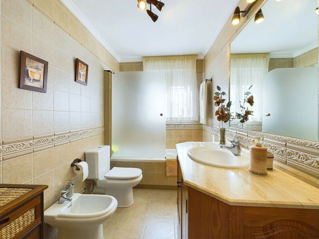 Townhouse Estepona Málaga - image 12