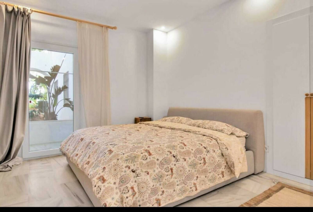 Top Floor Apartment Marbella Málaga - image 12