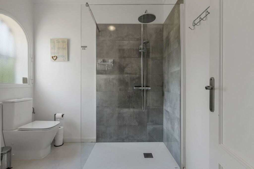 Semi-Detached House El Chaparral Málaga - image 13