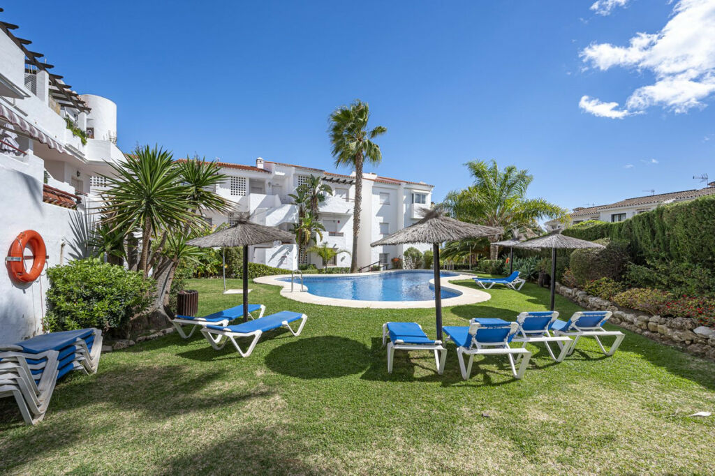 Middle Floor Apartment Bel Air Málaga - image 13
