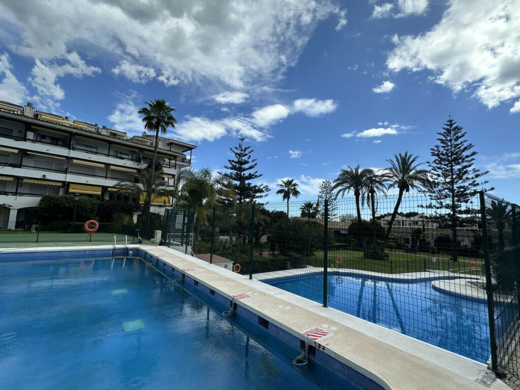 Middle Floor Apartment The Golden Mile Málaga - image 13