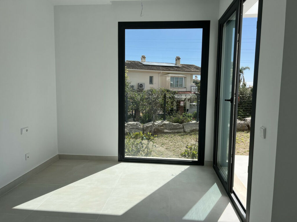 Detached Villa Fuengirola Málaga - image 9