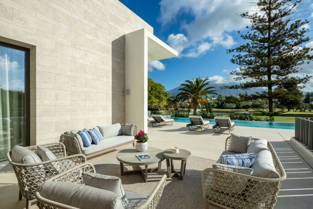 Detached Villa Nueva Andalucía Málaga - image 13