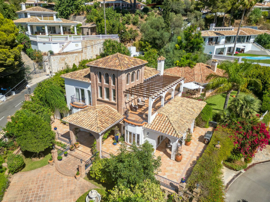 Detached Villa Benalmadena Málaga - image 13