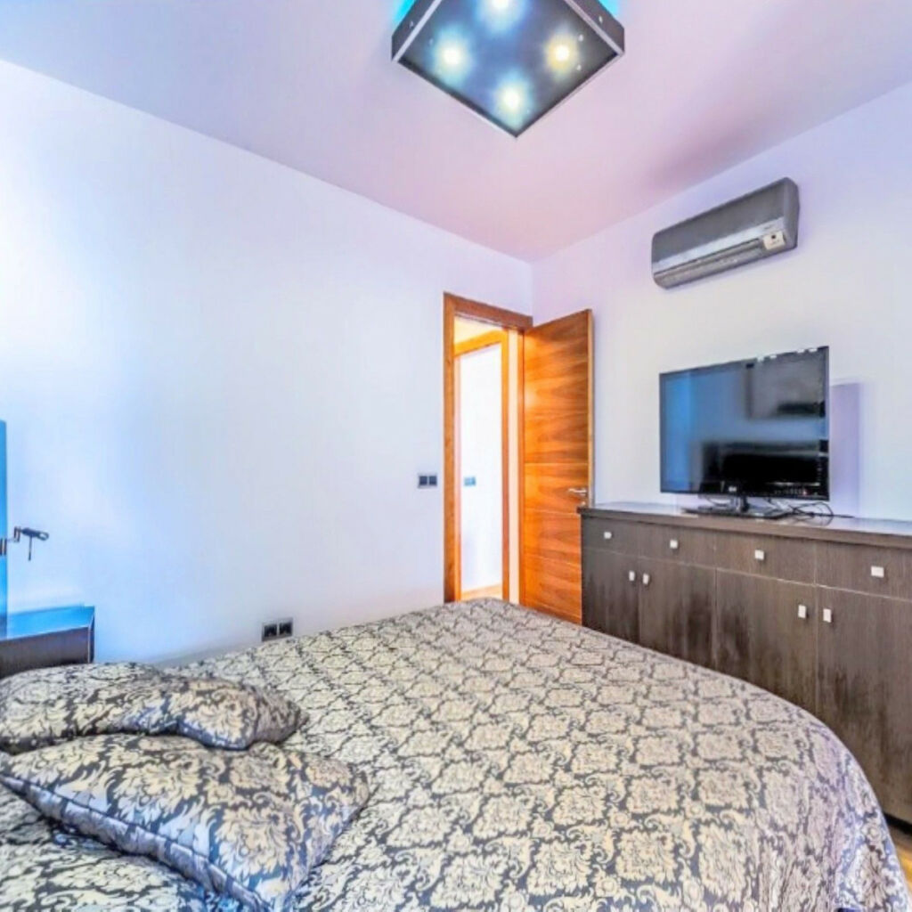 Middle Floor Apartment Estepona Málaga - image 13