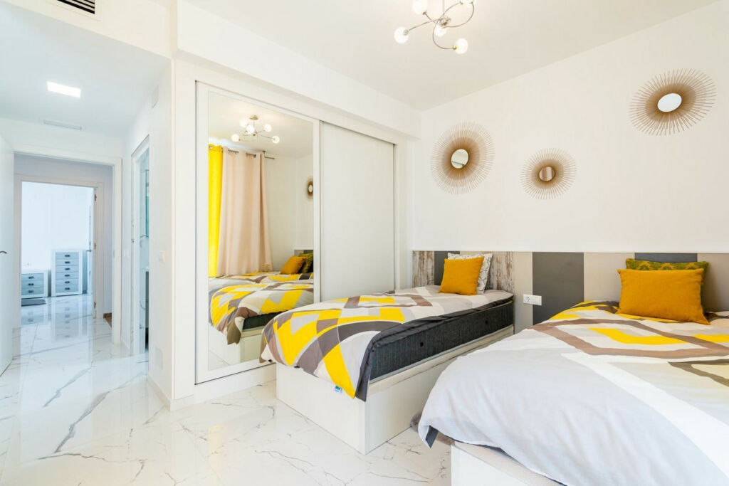 Detached Villa Villamartin Alicante - image 13