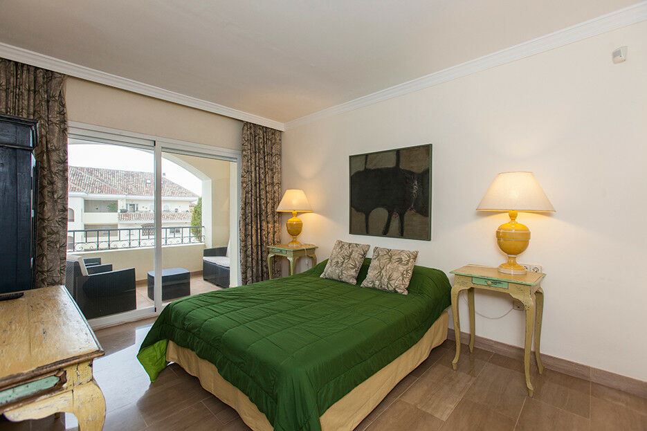 Middle Floor Apartment Elviria Málaga - image 13