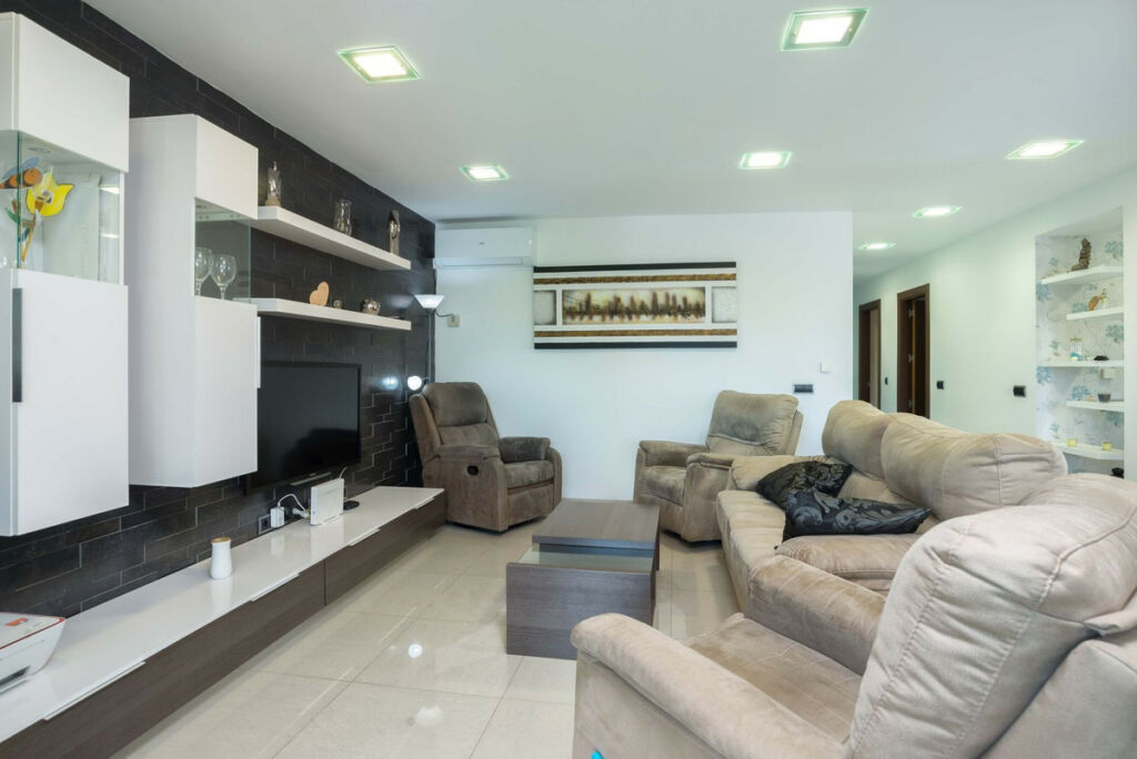 Detached Villa Antequera Málaga - image 13