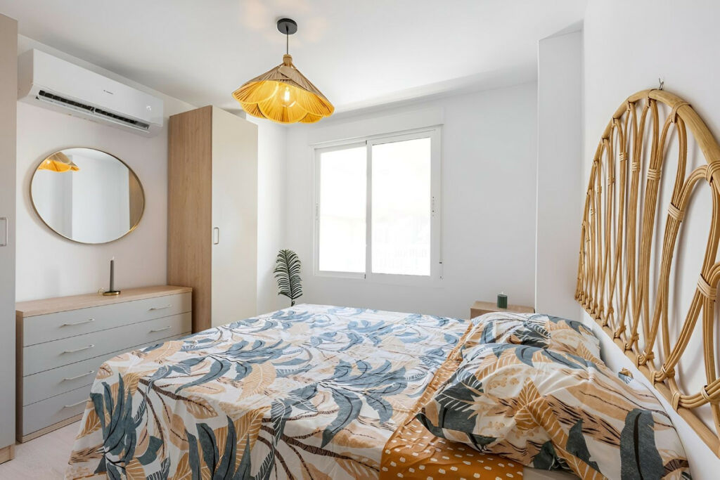 Middle Floor Apartment Torrevieja Alicante - image 13